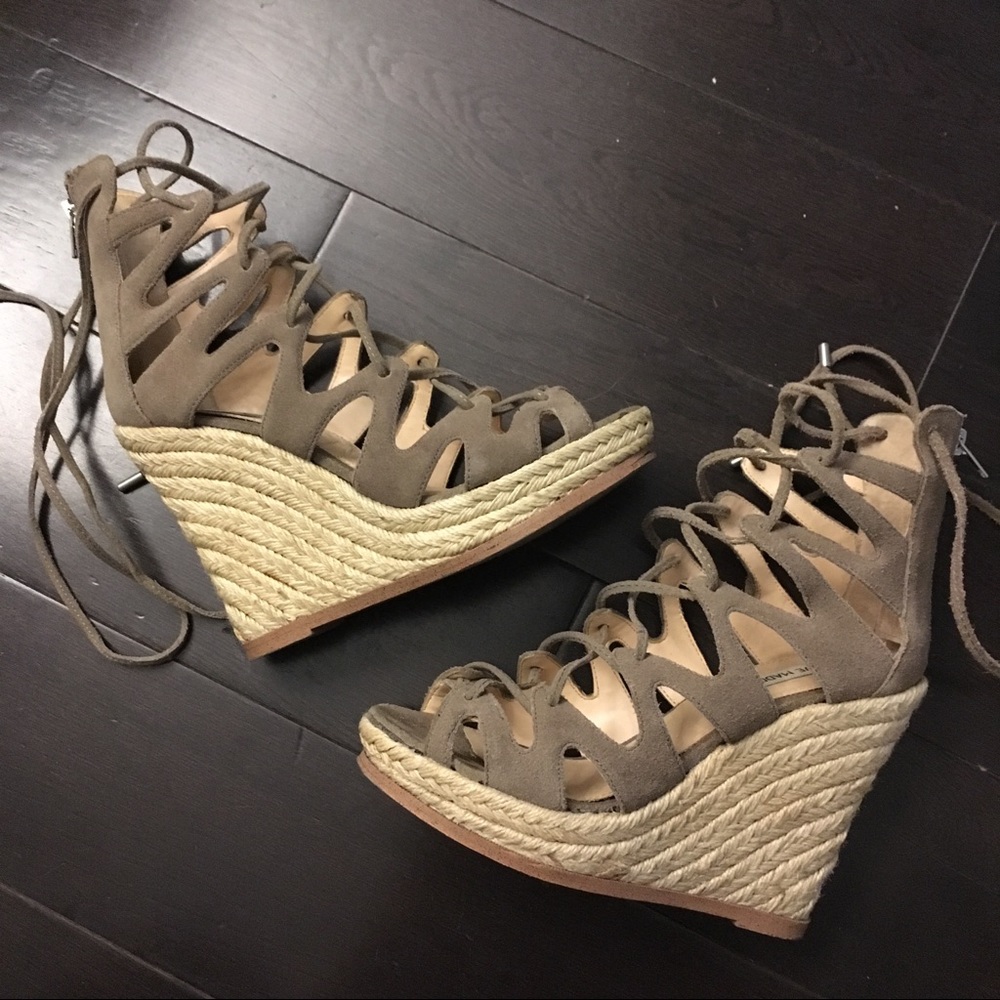 🍂Steve Madden sexy lace up wedge - taupe size 8🍂